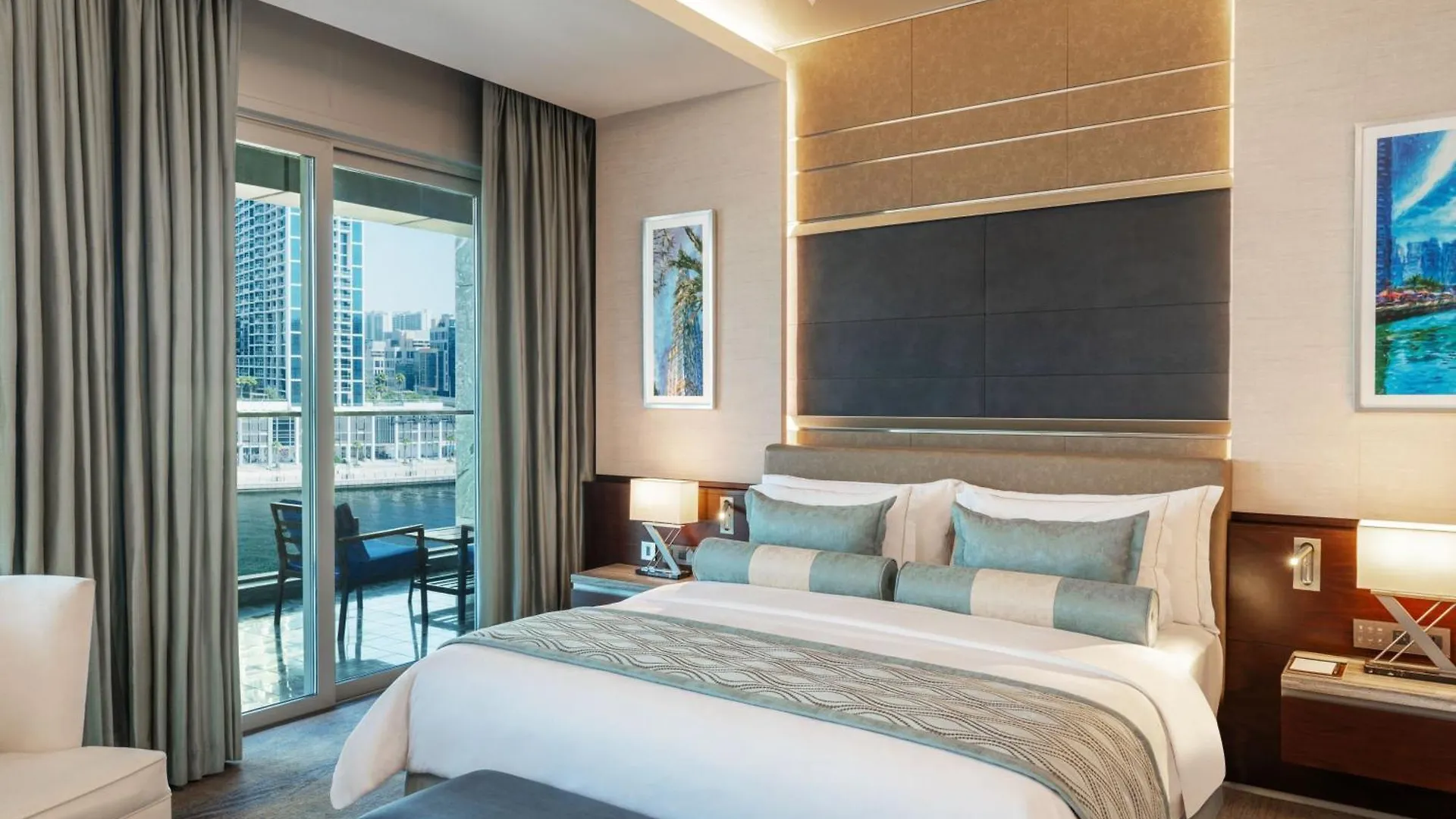 Renaissance Business Bay Hotel, Dubai 5*,