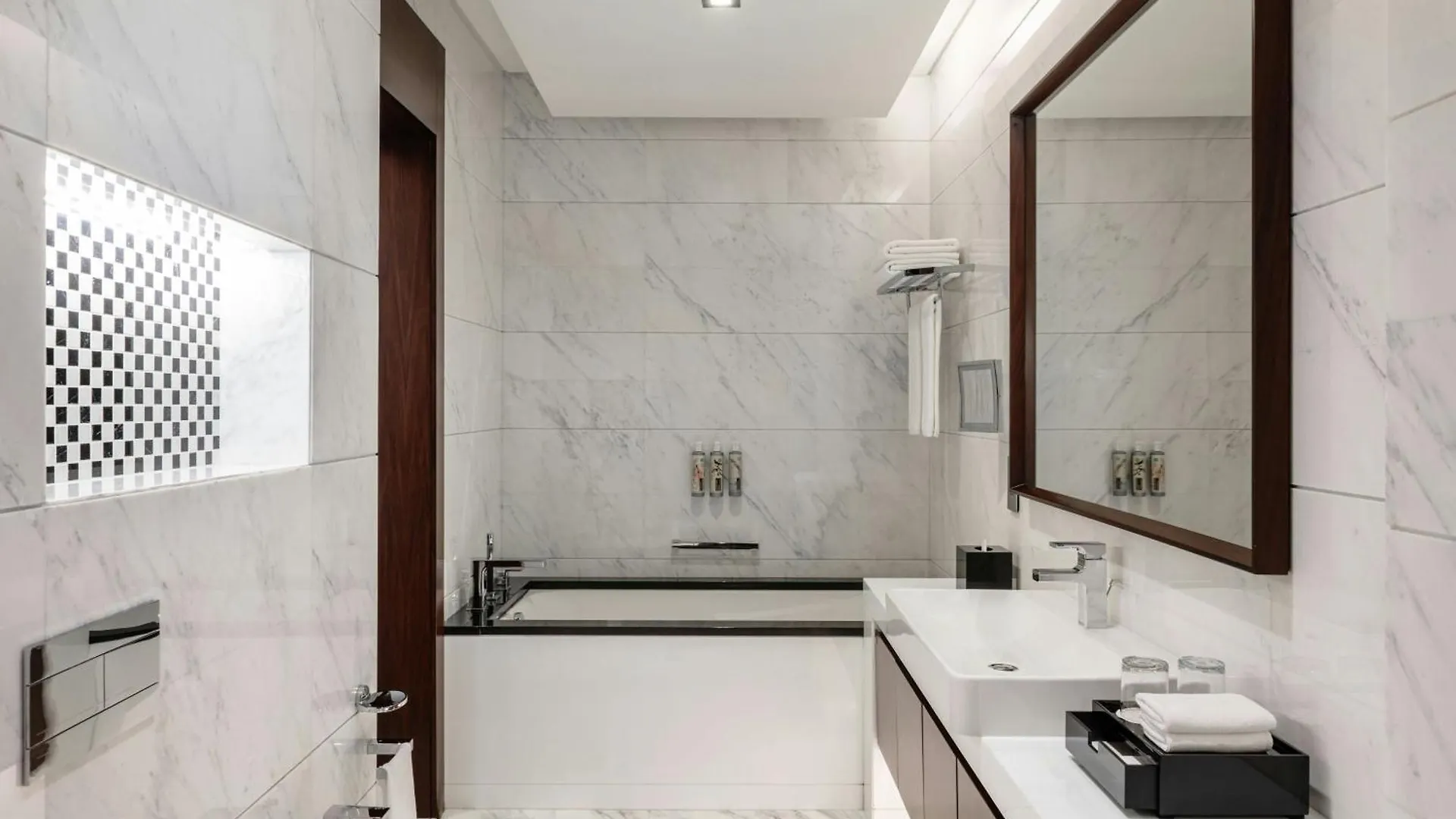 Renaissance Business Bay Hotel, Dubai 5*,