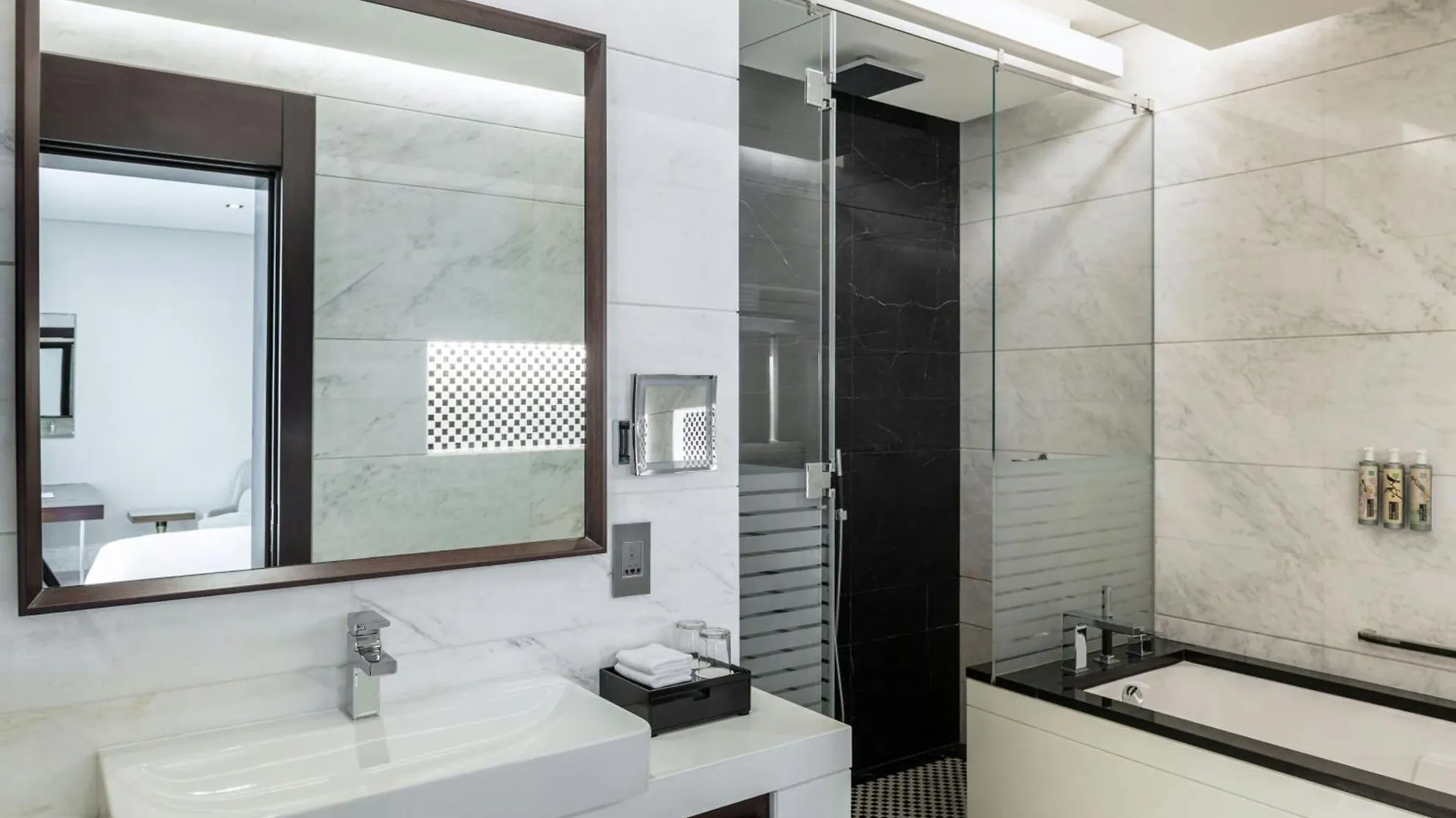 Renaissance Business Bay Hotel, Dubai 5*,  United Arab Emirates