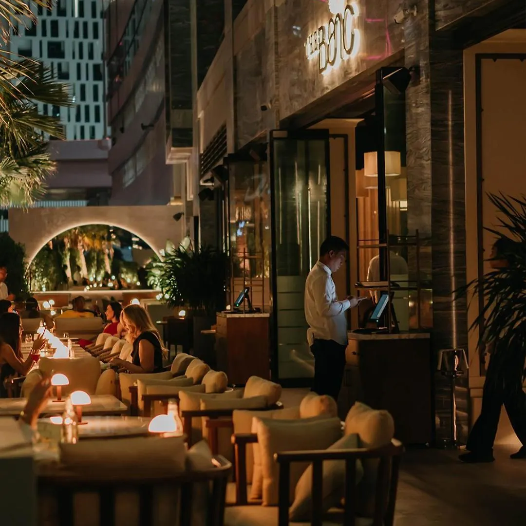 מלון Renaissance Business Bay Hotel, דובאי